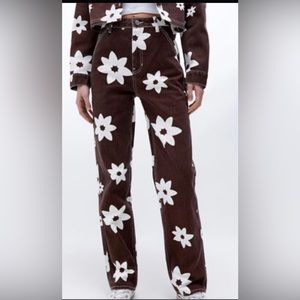 Pacson size 26 jeans, brown with white flowers